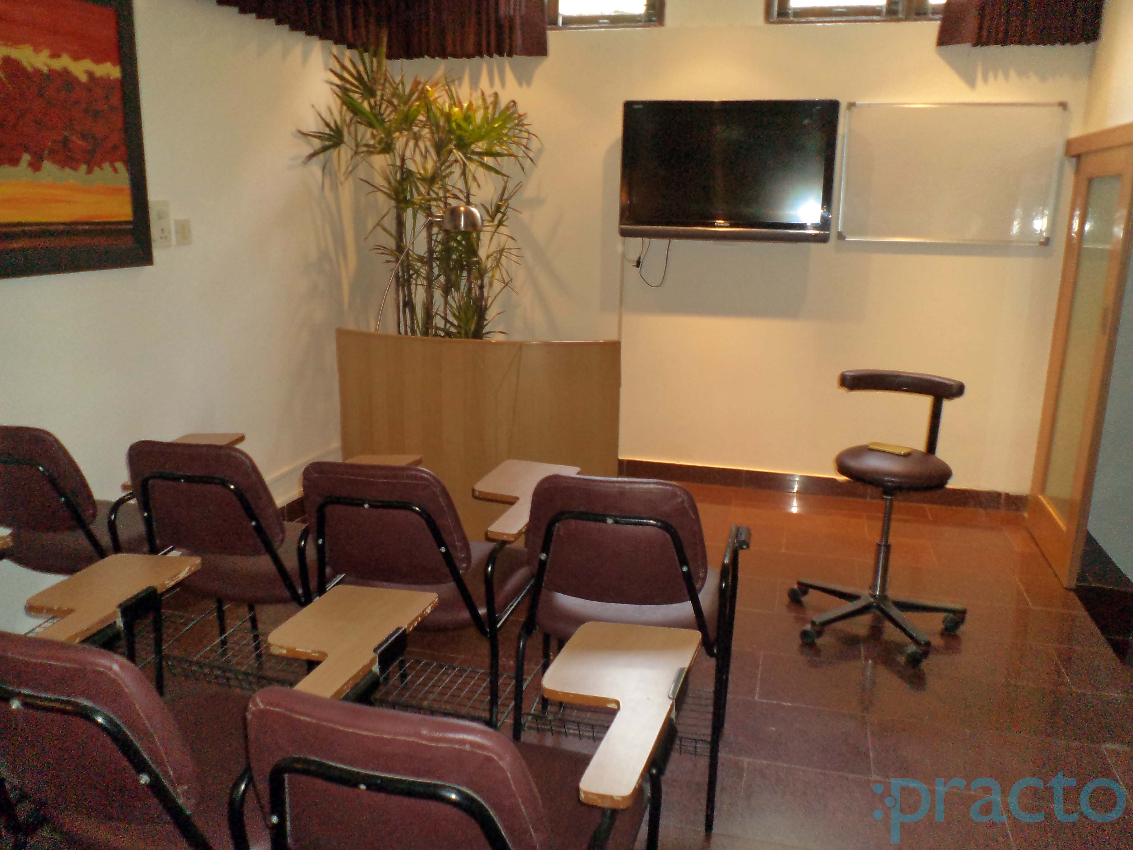 The Dentist Lajpat Nagar Delhi